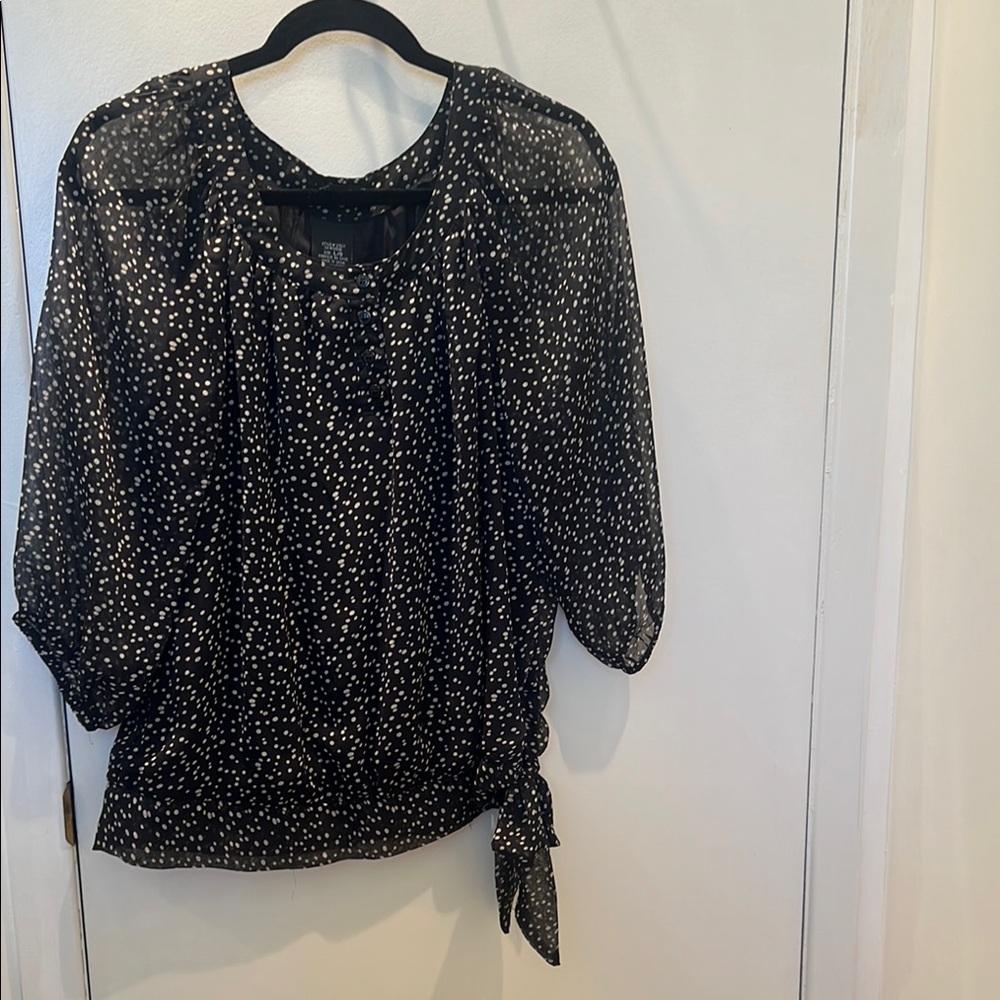 Black and White Tie Front 3/4 Sleeve Blouse